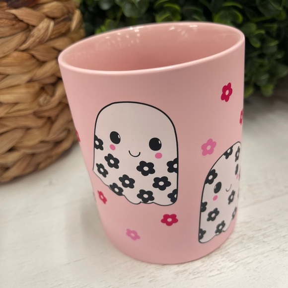 Halloween Pink Ghosts & Flower Pattern Soft Touch Ceramic Coffee mug NWT - Picture 2 of 4